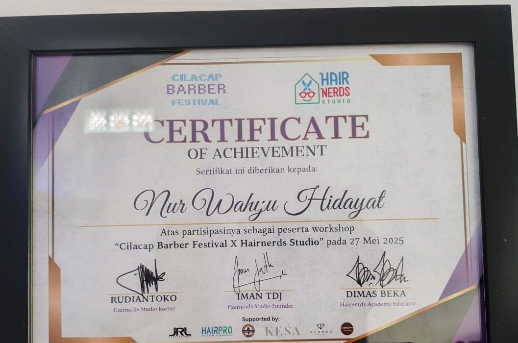 Sertifikat Cilacap Barber Festival x Hairnerds Studio atas nama Nur Wahyuhidayat, 27 Mei 2025.